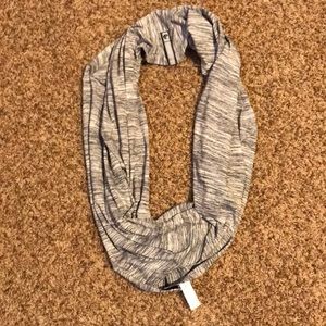 Lululemon heathered gray scarf